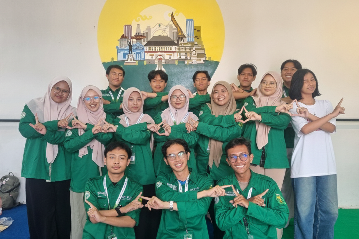 Monitoring dan Evaluasi Setengah Periode: Refleksi Kinerja dan Penguatan Kolaborasi Antar Divisi